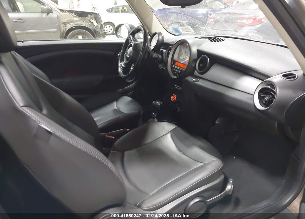 2012 MINI COOPER VIN: WMWSU3C53CT260043