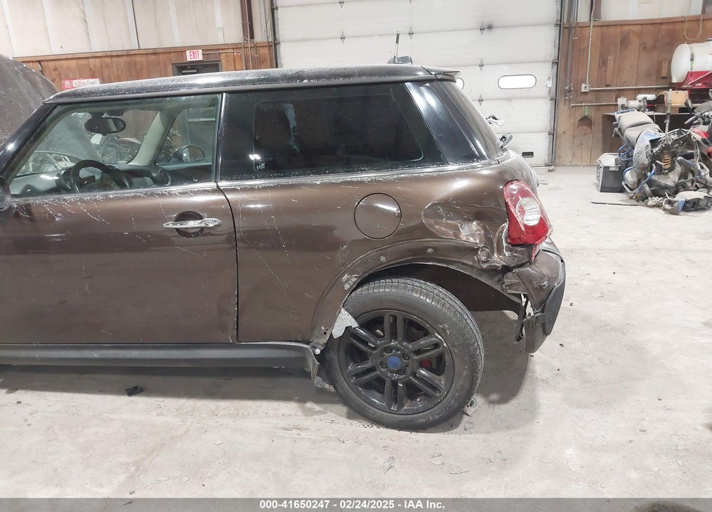2012 MINI COOPER VIN: WMWSU3C53CT260043