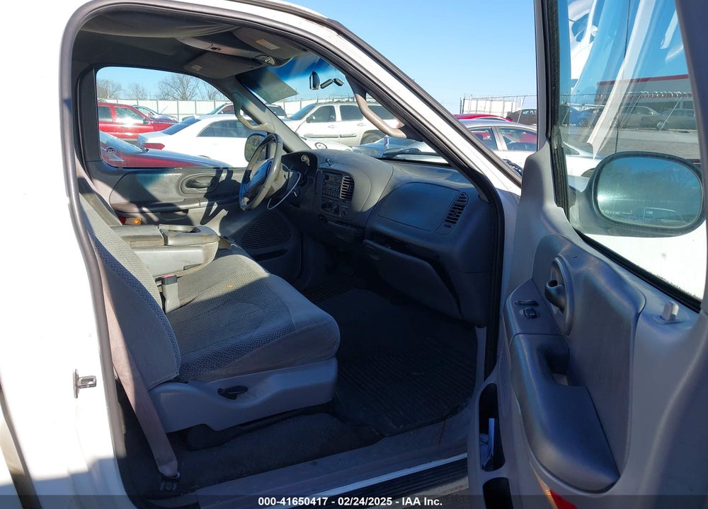 2001 FORD F-150 XL/XLT VIN: 1FTRF17W81NA20197
