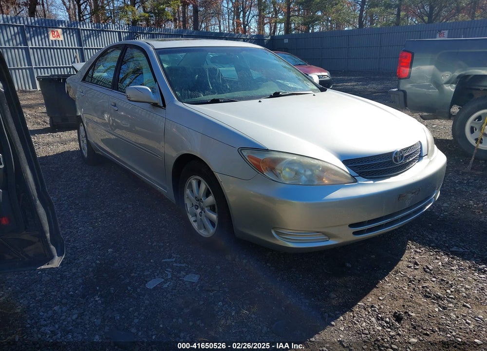 2002 TOYOTA CAMRY XLE VIN: 4T1BE30K22U579352