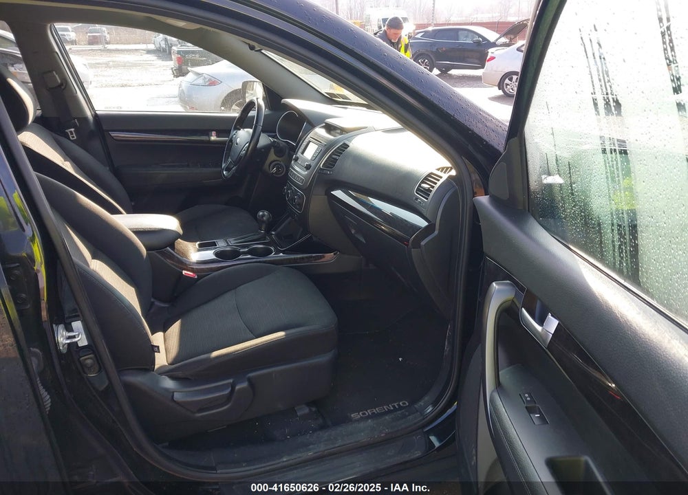 2014 KIA SORENTO VIN: 5XYKTDA73EG445157