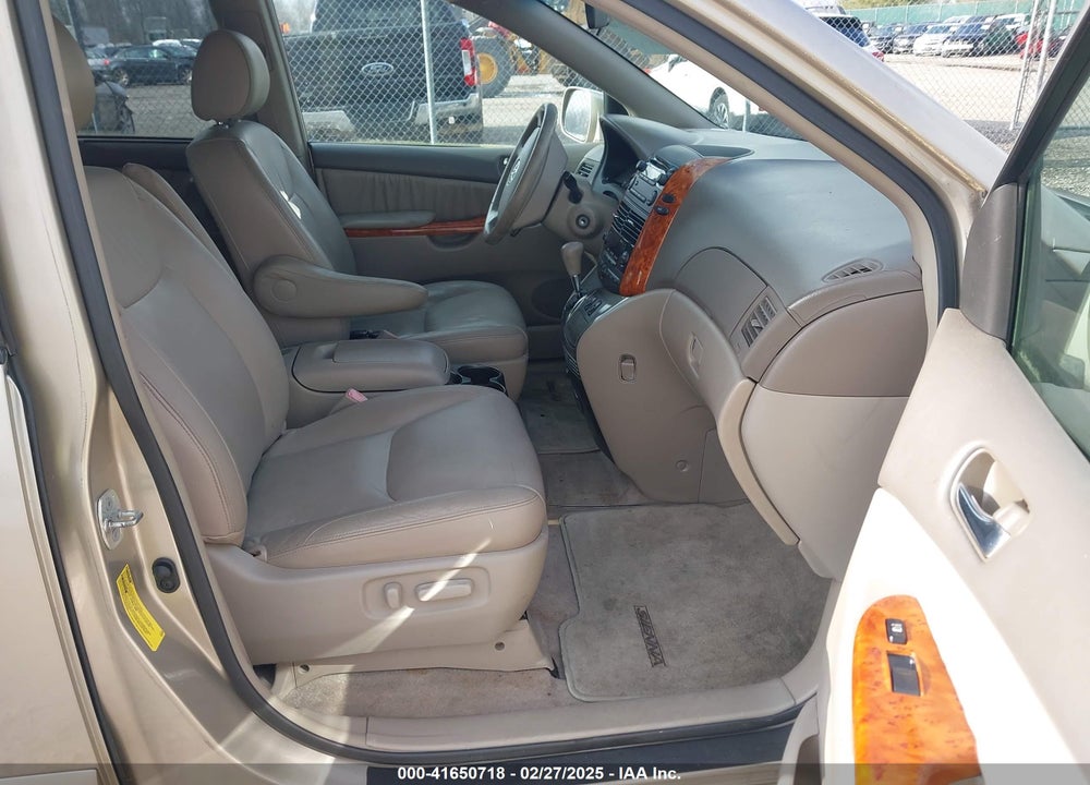 2008 TOYOTA SIENNA XLE VIN: 5TDZK22C98S188028