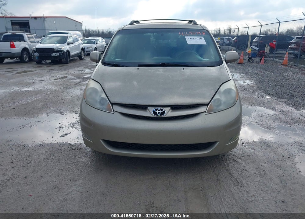 2008 TOYOTA SIENNA XLE VIN: 5TDZK22C98S188028