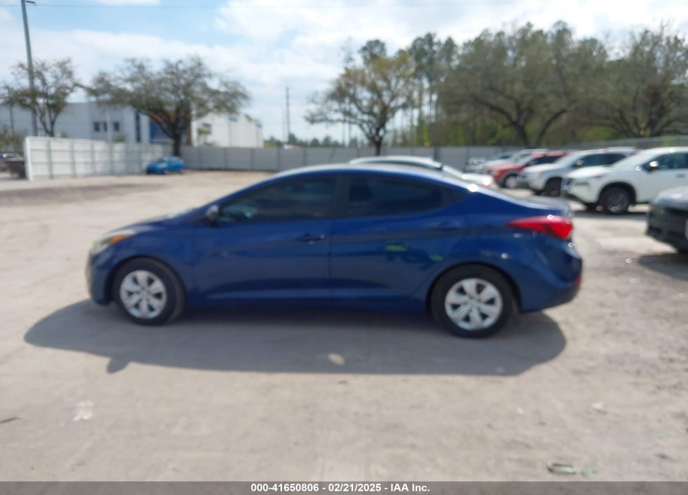 2016 HYUNDAI ELANTRA SE VIN: 5NPDH4AE0GH687389