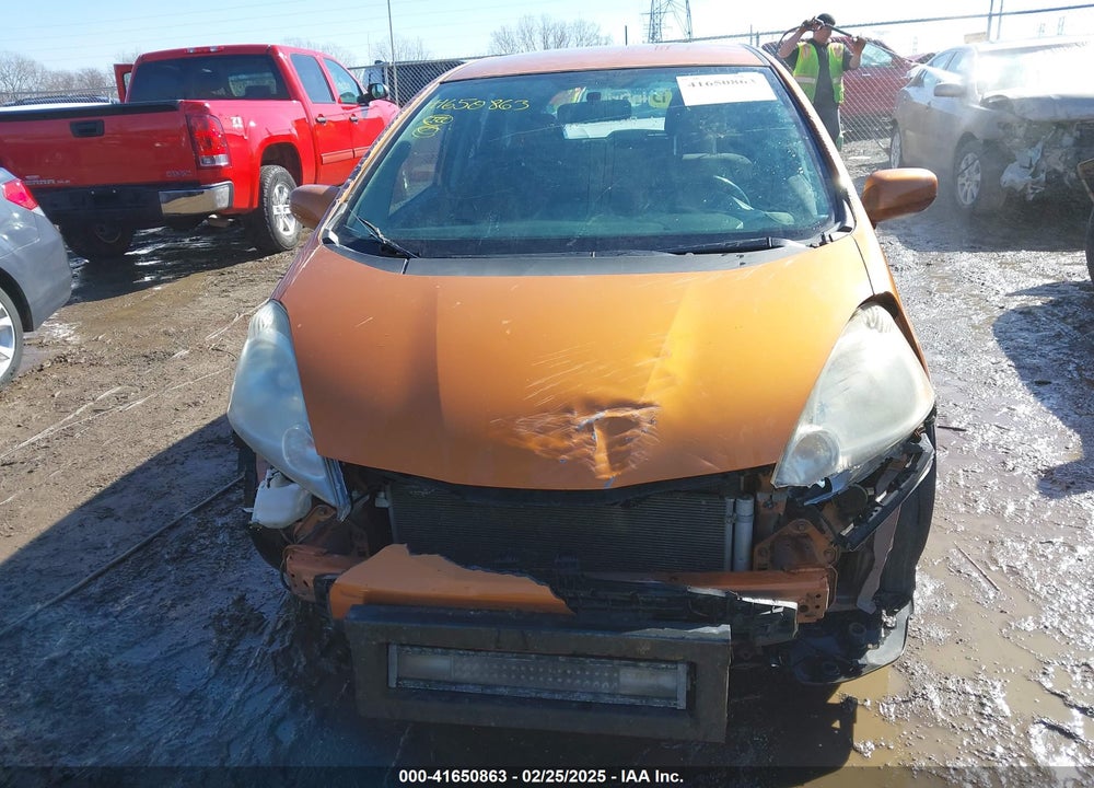 2011 HONDA FIT SPORT VIN: JHMGE8H56BC014225