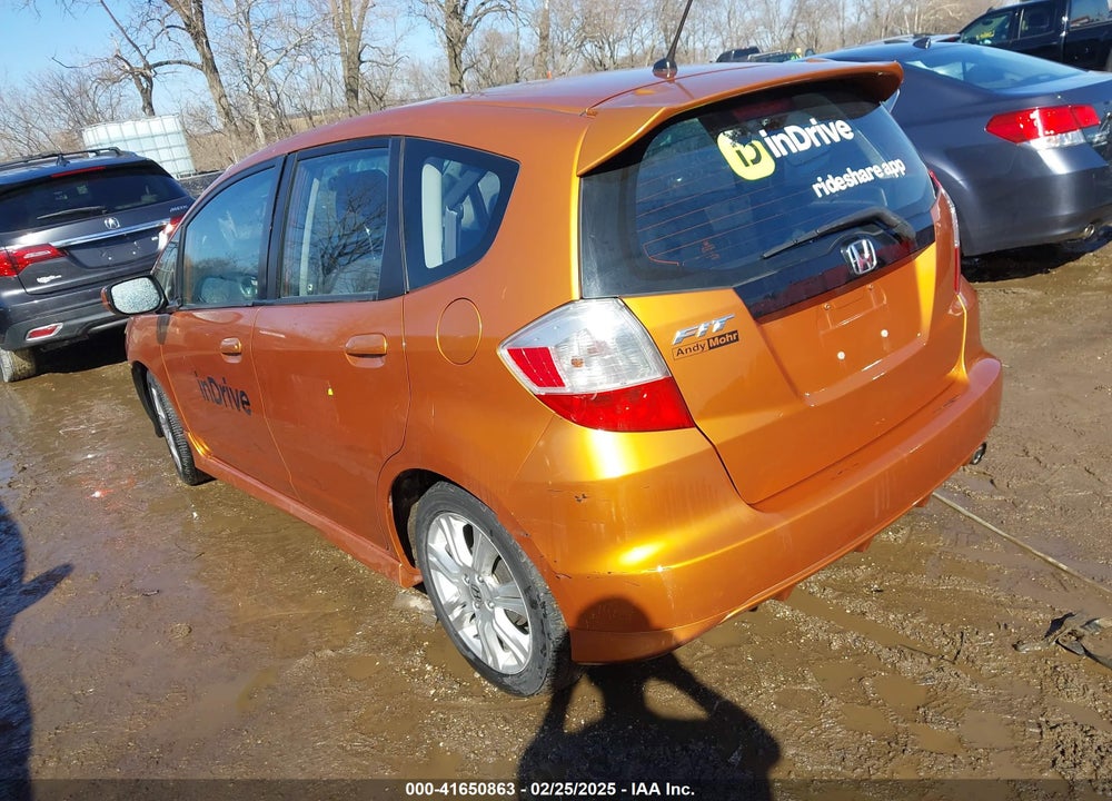 2011 HONDA FIT SPORT VIN: JHMGE8H56BC014225