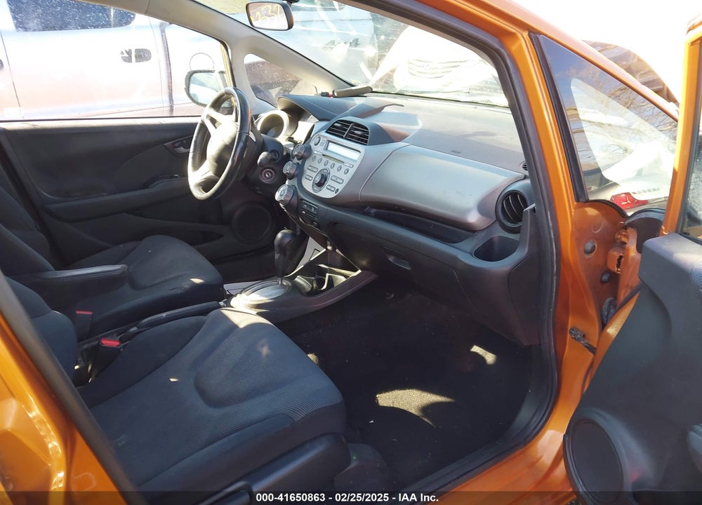 2011 HONDA FIT SPORT VIN: JHMGE8H56BC014225