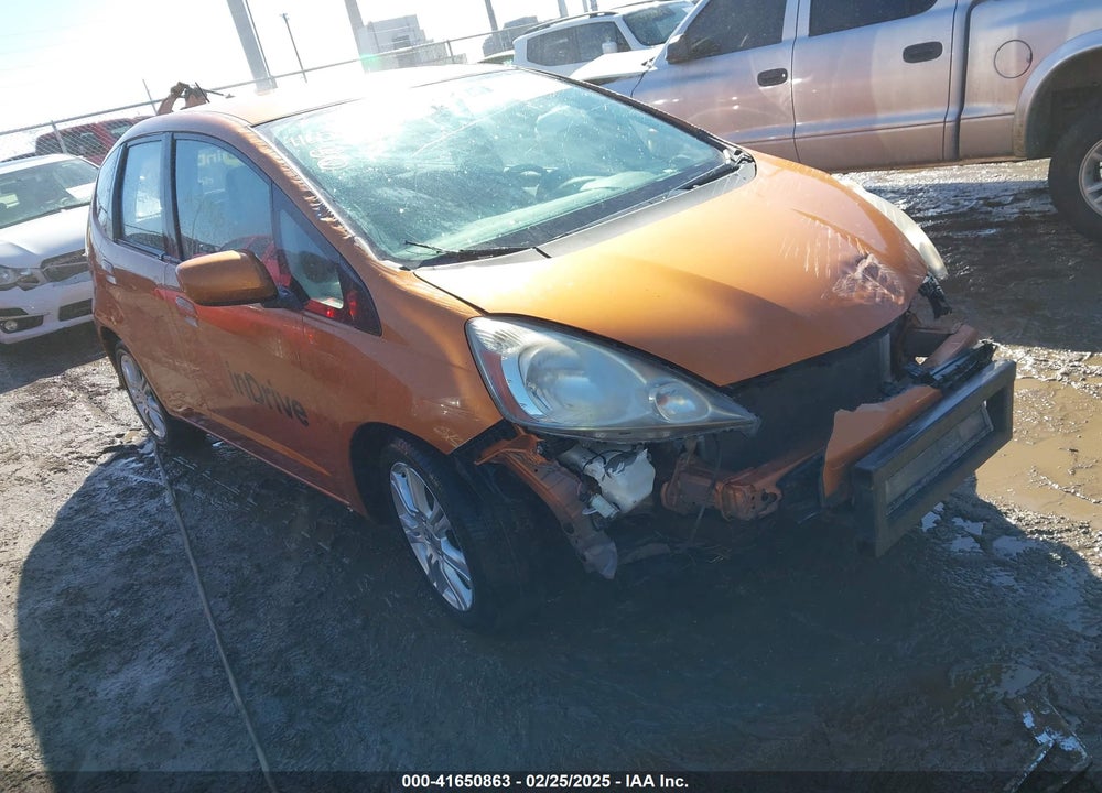 2011 HONDA FIT SPORT VIN: JHMGE8H56BC014225
