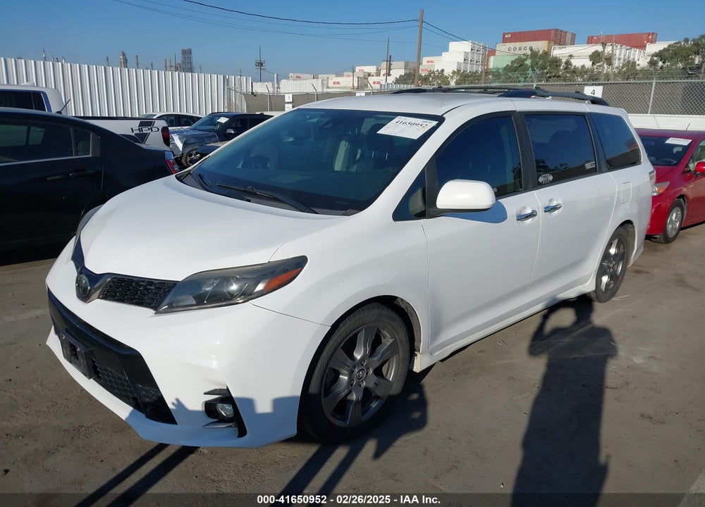 2018 TOYOTA SIENNA SE 8 PASSENGER VIN: 5TDXZ3DC9JS958563