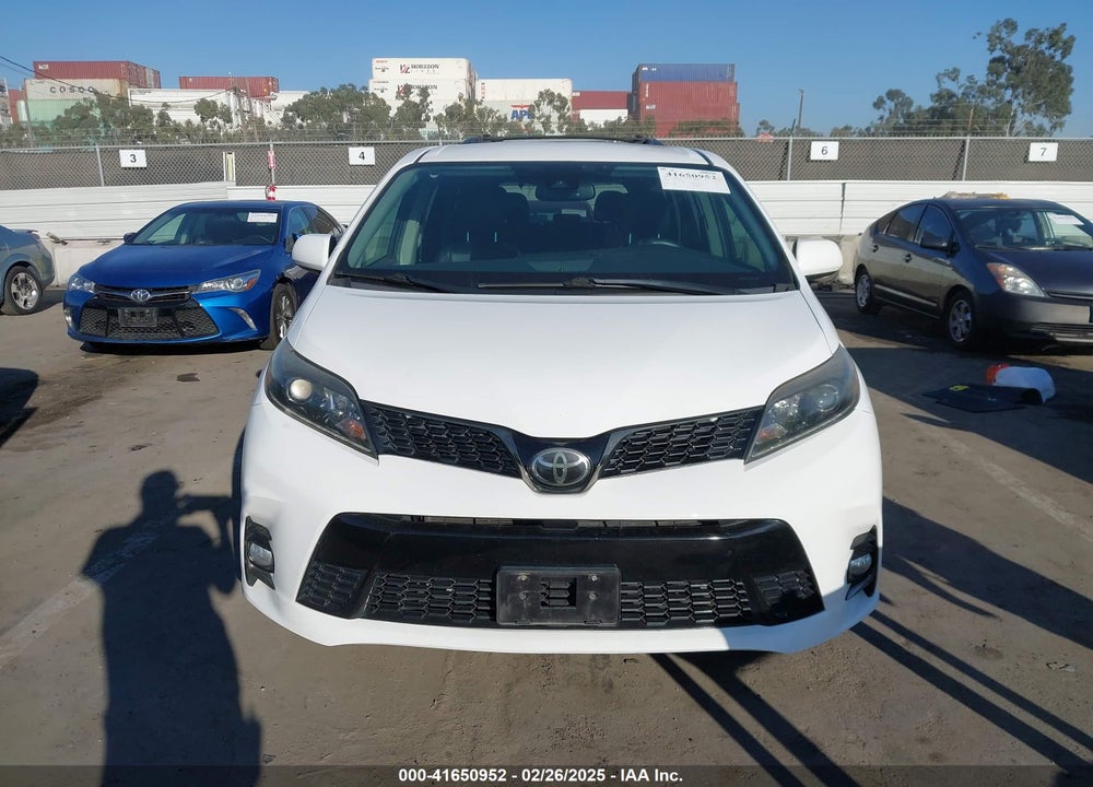 2018 TOYOTA SIENNA SE 8 PASSENGER VIN: 5TDXZ3DC9JS958563