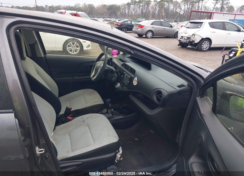2015 TOYOTA PRIUS C ONE VIN: JTDKDTB35F1113645