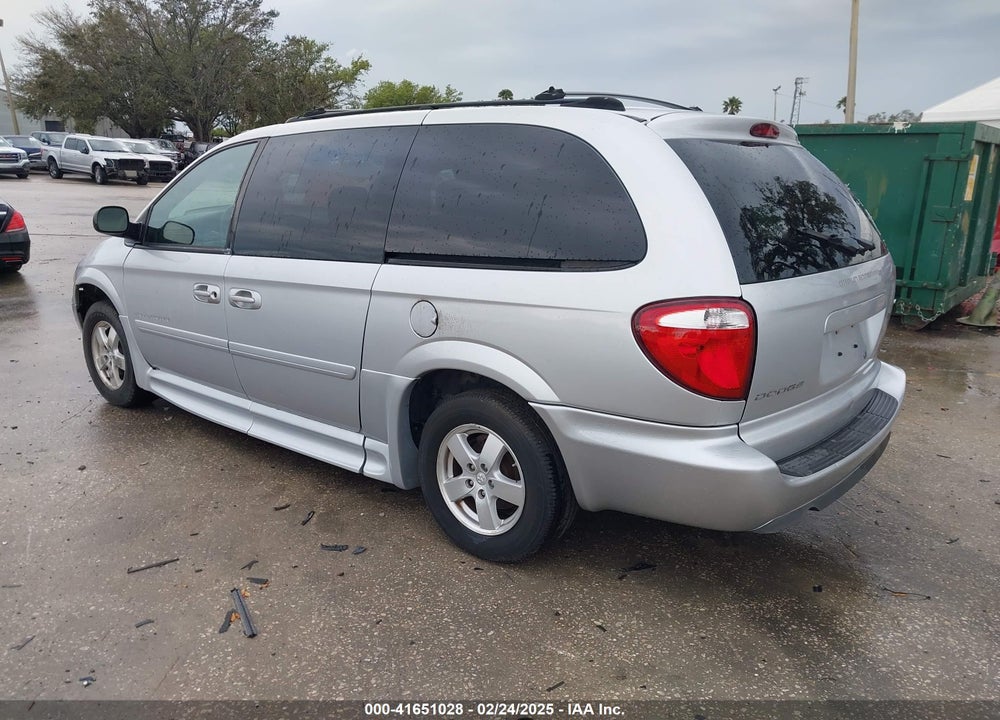 2005 DODGE GRAND CARAVAN SXT VIN: 2D4GP44L85R207743