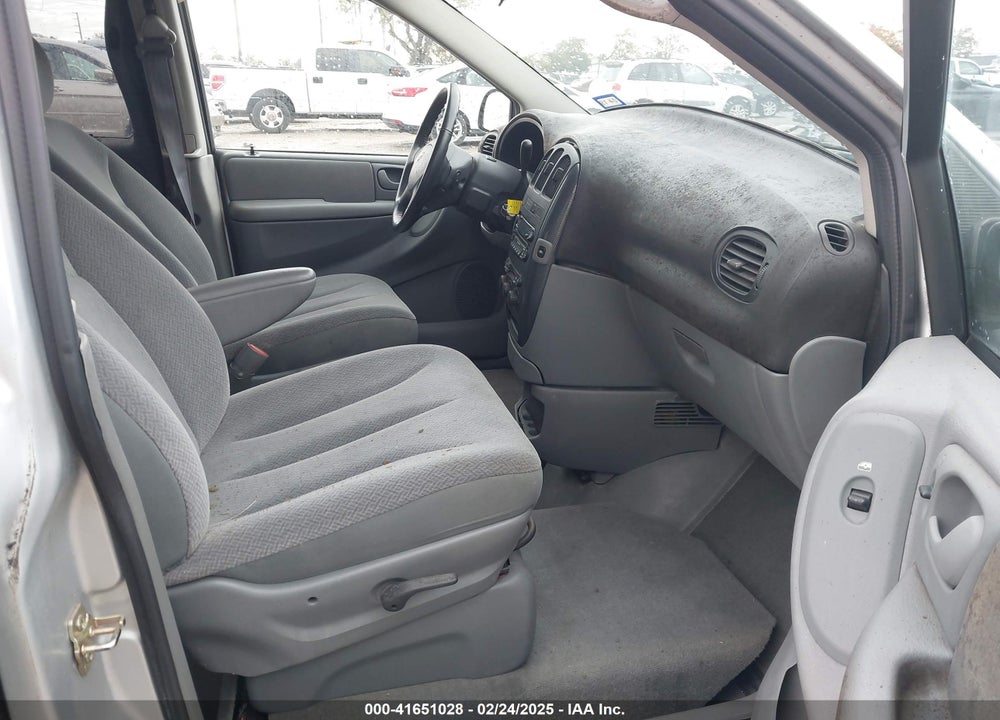 2005 DODGE GRAND CARAVAN SXT VIN: 2D4GP44L85R207743