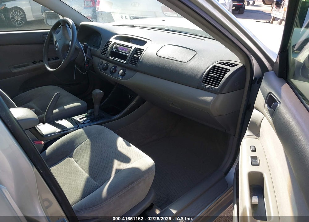 2002 TOYOTA CAMRY LE VIN: JTDBE32K520115545