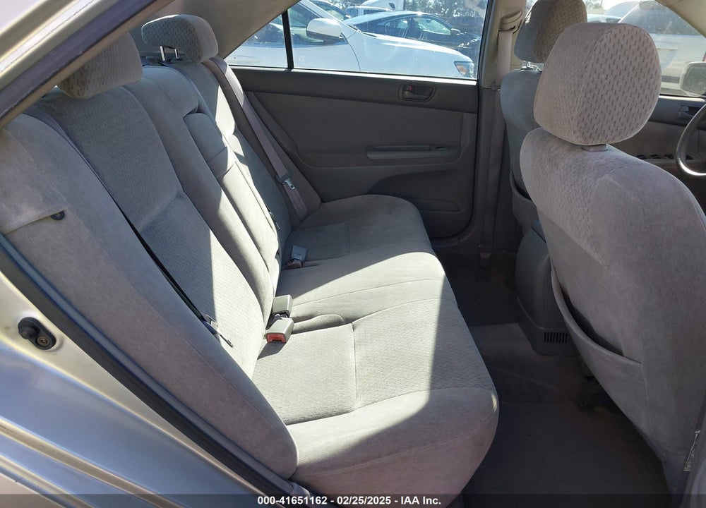 2002 TOYOTA CAMRY LE VIN: JTDBE32K520115545