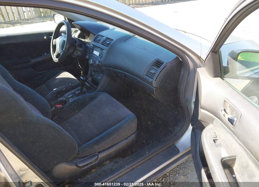 2003 HONDA ACCORD 2.4 LX VIN: 1HGCM56353A064017