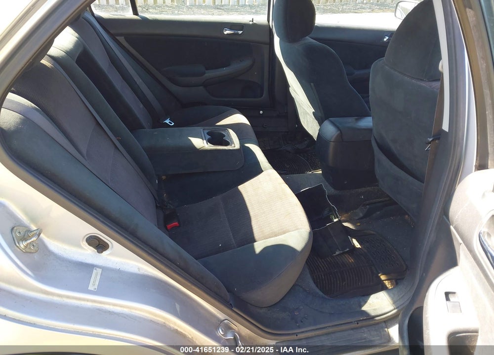 2003 HONDA ACCORD 2.4 LX VIN: 1HGCM56353A064017