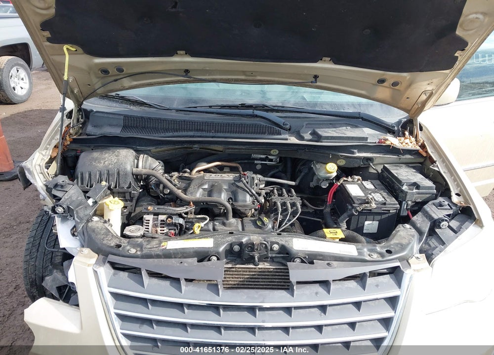 2010 CHRYSLER TOWN & COUNTRY VIN: 2A4RR5D19AR494289