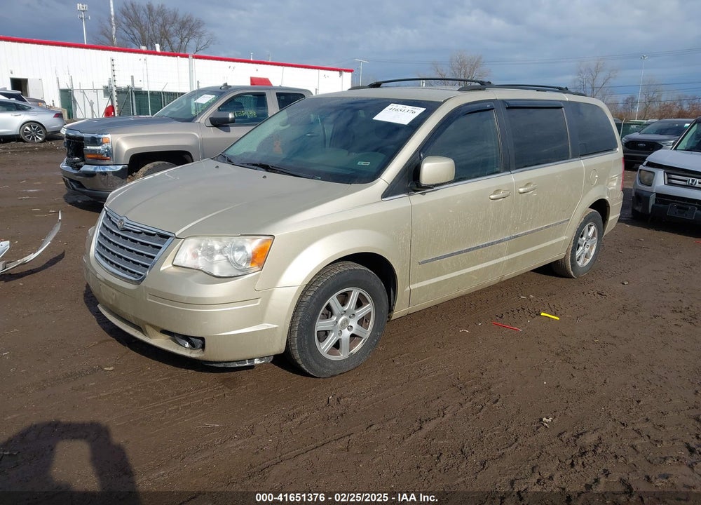 2010 CHRYSLER TOWN & COUNTRY VIN: 2A4RR5D19AR494289