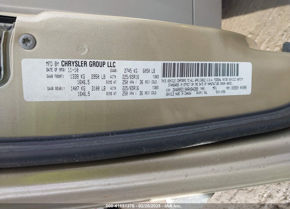 2010 CHRYSLER TOWN & COUNTRY VIN: 2A4RR5D19AR494289