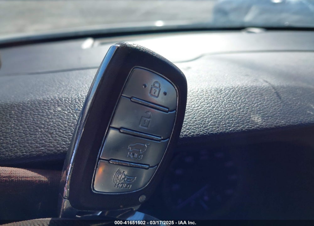 2017 HYUNDAI TUCSON VALUE VIN: KM8J33A21HU580324