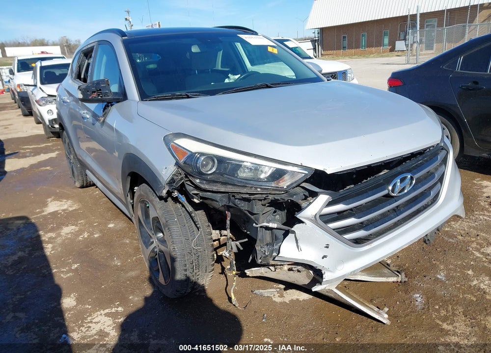 2017 HYUNDAI TUCSON VALUE VIN: KM8J33A21HU580324