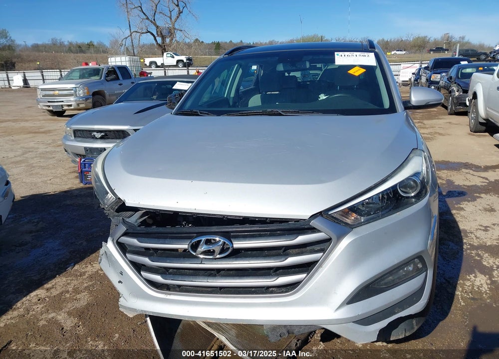 2017 HYUNDAI TUCSON VALUE VIN: KM8J33A21HU580324