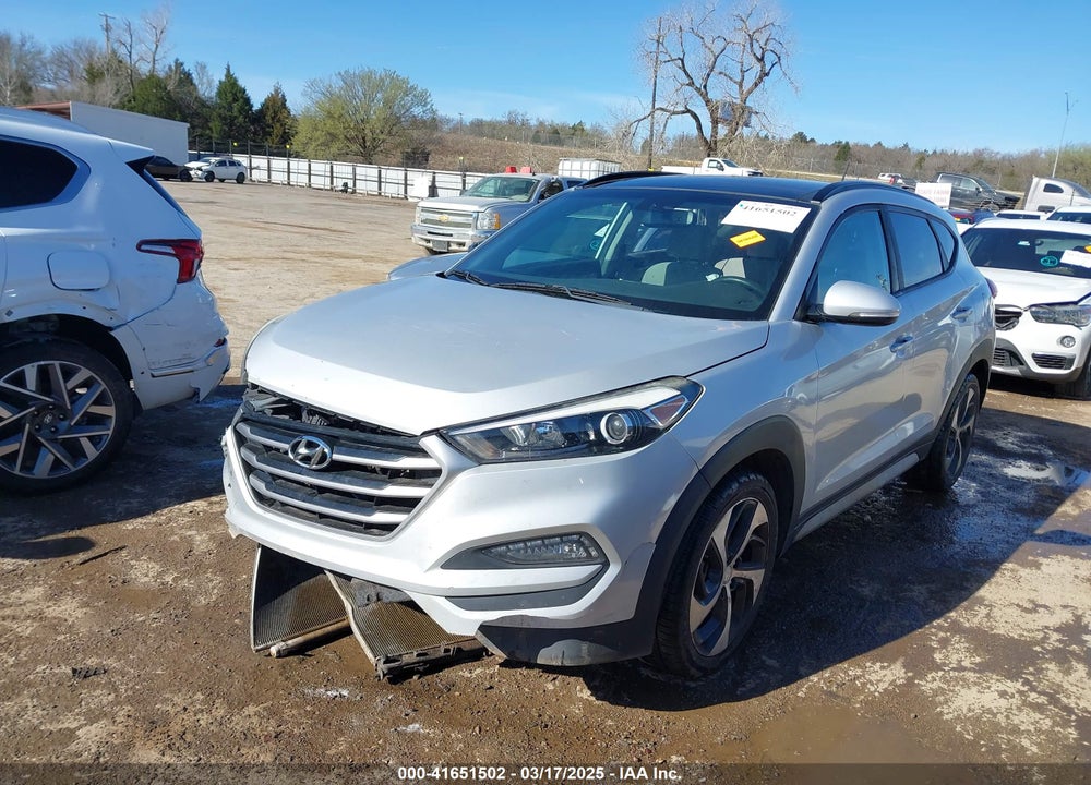 2017 HYUNDAI TUCSON VALUE VIN: KM8J33A21HU580324