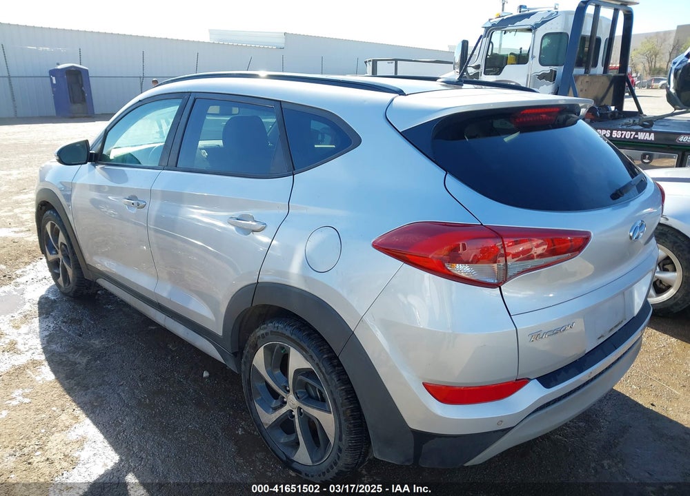 2017 HYUNDAI TUCSON VALUE VIN: KM8J33A21HU580324