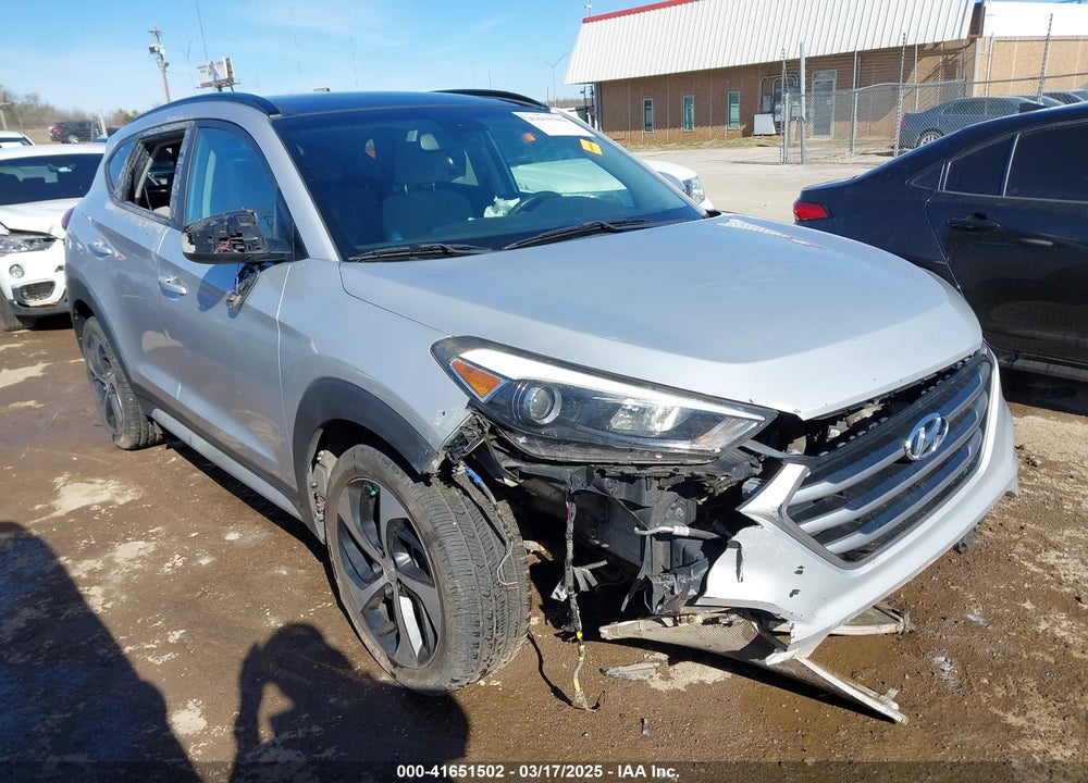 2017 HYUNDAI TUCSON VALUE VIN: KM8J33A21HU580324