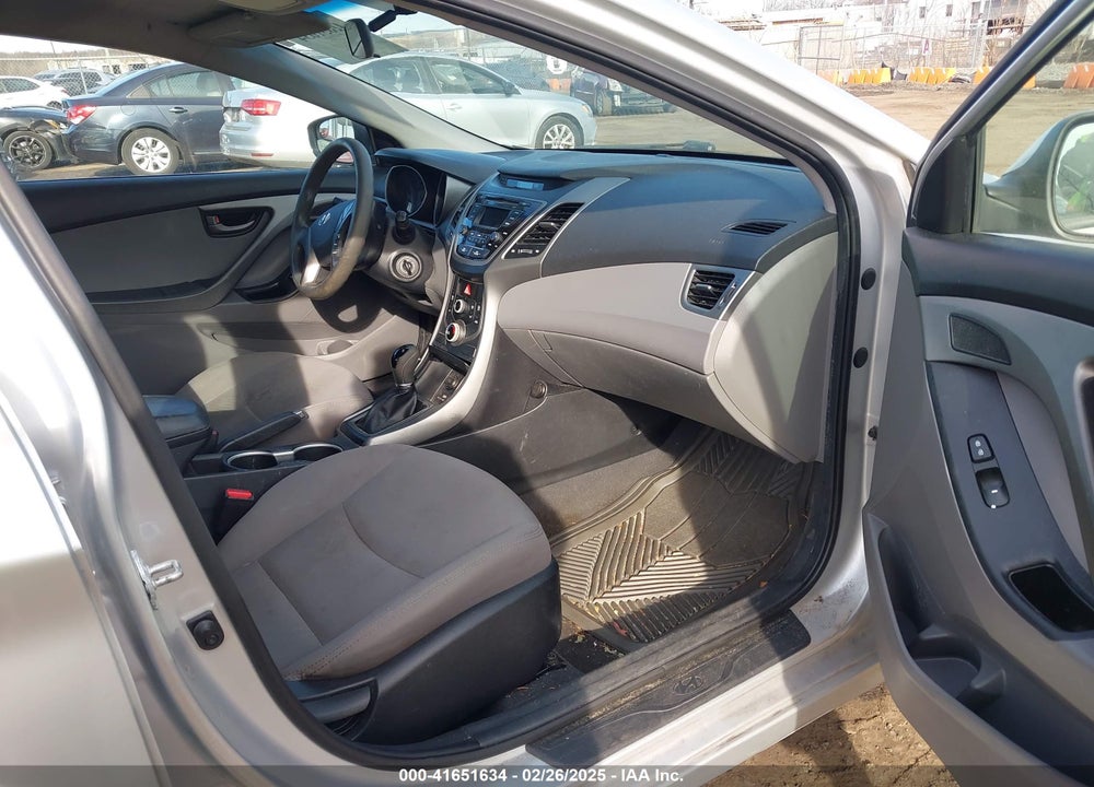 2015 HYUNDAI ELANTRA VIN: 5NPDH4AEXFH581420