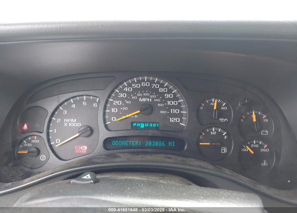 2005 CHEVROLET SUBURBAN 2500 LT VIN: 3GNGK26G15G143221