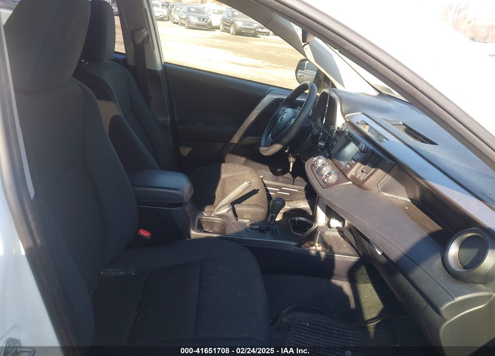 2017 TOYOTA RAV4 VIN: JTMBFREV6HD221381