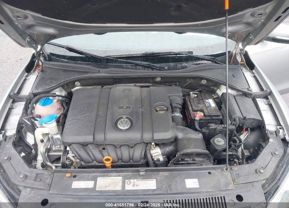 2012 VOLKSWAGEN PASSAT VIN: 1VWBH7A36CC077412