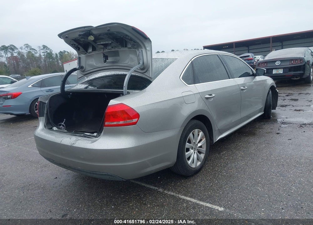 2012 VOLKSWAGEN PASSAT VIN: 1VWBH7A36CC077412