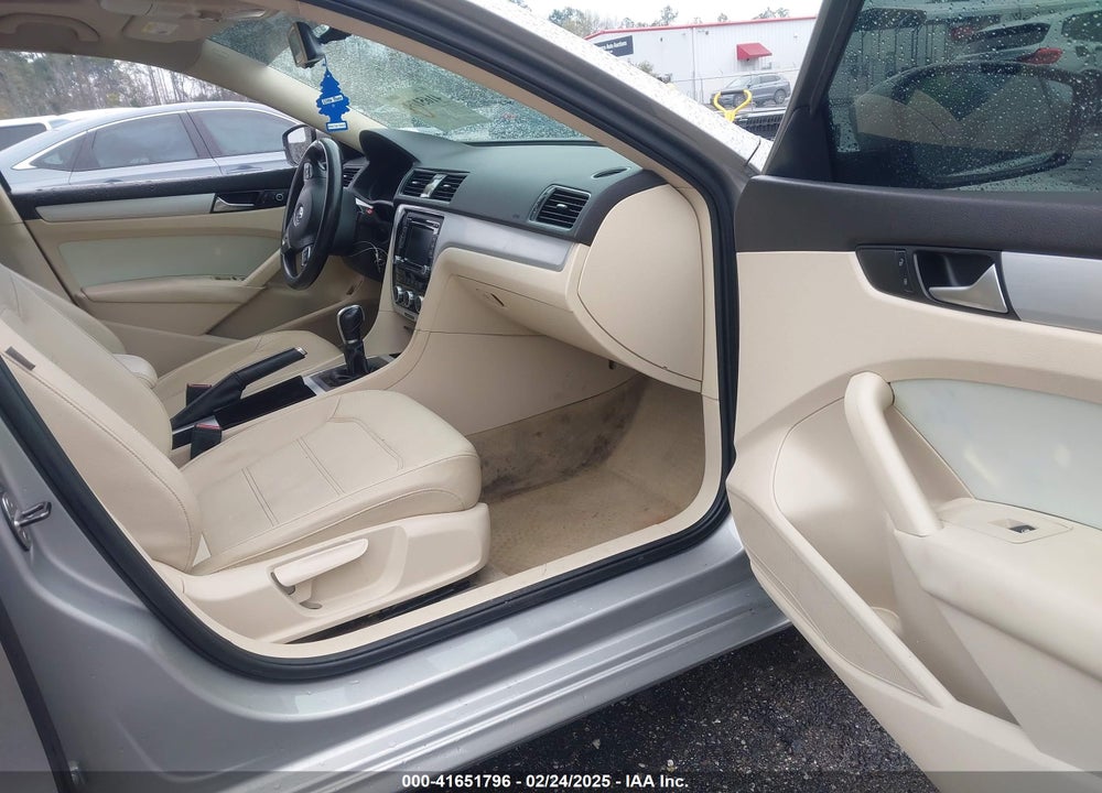 2012 VOLKSWAGEN PASSAT VIN: 1VWBH7A36CC077412