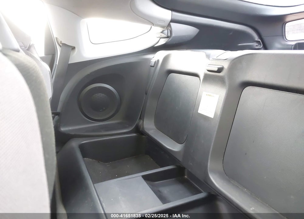 2011 HONDA CR-Z VIN: JHMZF1D62BS000890