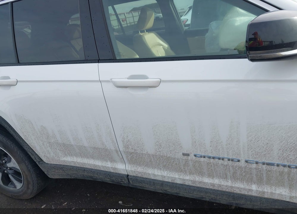 2024 JEEP GRAND CHEROKEE VIN: 1C4RJYB6XR8516658