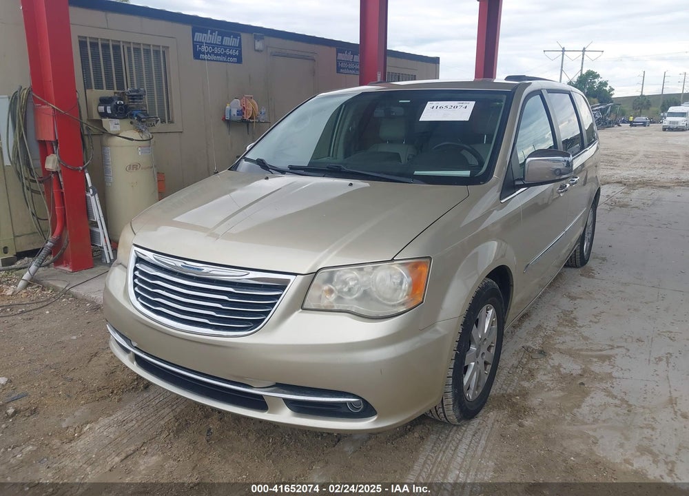 2011 CHRYSLER TOWN & COUNTRY TOURING-L VIN: 2A4RR8DG1BR781360