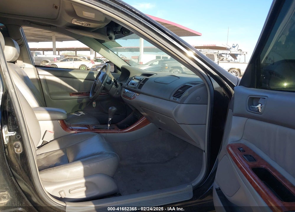 2002 TOYOTA CAMRY XLE VIN: 4T1BE32K52U077318