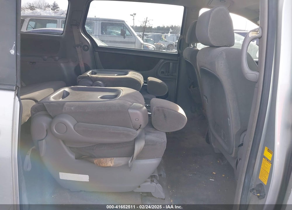 2004 TOYOTA SIENNA LE VIN: 5TDZA23C44S041725