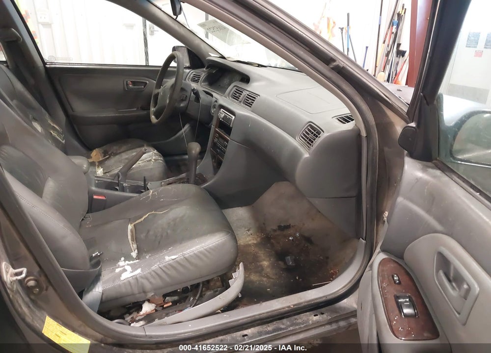 2001 TOYOTA CAMRY XLE V6 VIN: JT2BF28K110307972
