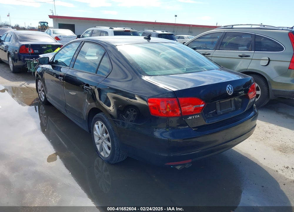 2011 VOLKSWAGEN JETTA VIN: 3VWBZ7AJ9BM391192