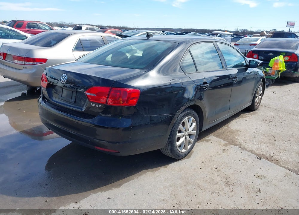 2011 VOLKSWAGEN JETTA VIN: 3VWBZ7AJ9BM391192