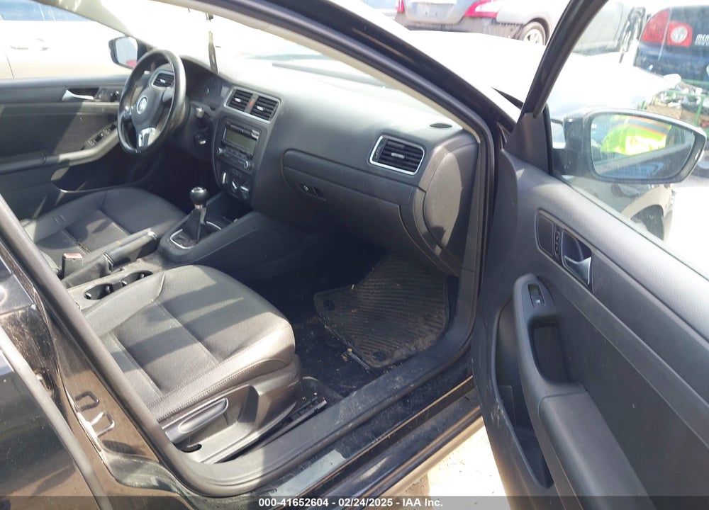2011 VOLKSWAGEN JETTA VIN: 3VWBZ7AJ9BM391192