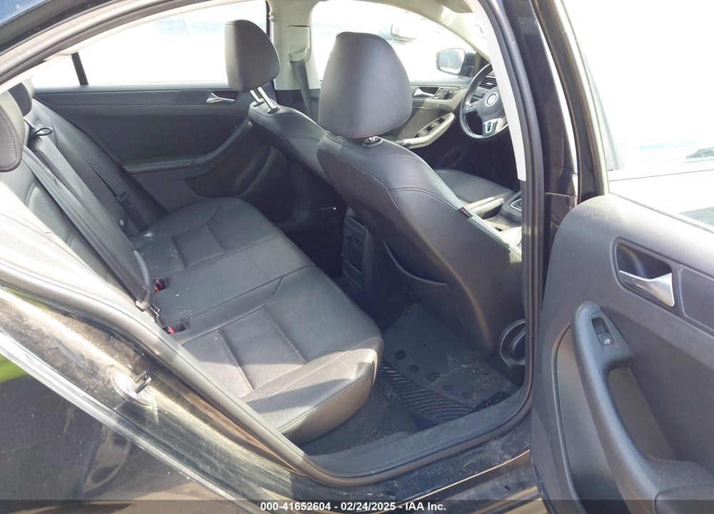 2011 VOLKSWAGEN JETTA VIN: 3VWBZ7AJ9BM391192