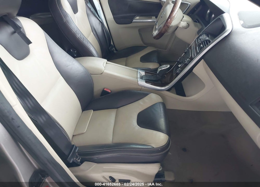 2013 VOLVO XC60 VIN: YV4902DZ1D2433653