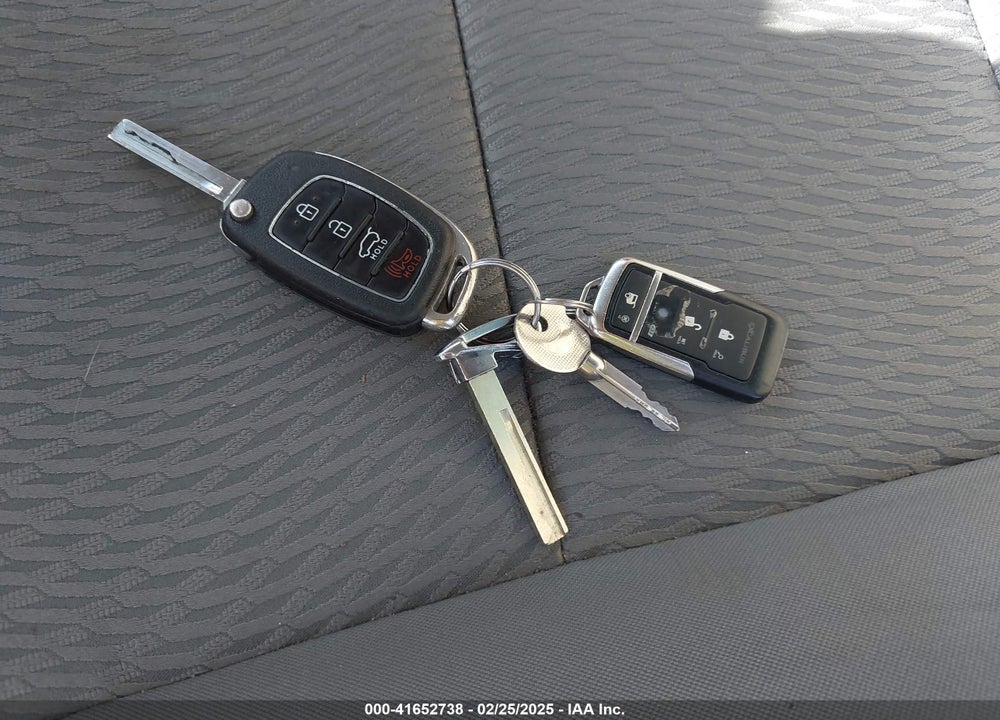 2018 HYUNDAI SANTA FE SPORT VIN: 5XYZT3LB5JG566714