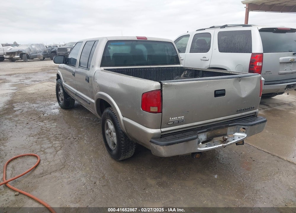 2002 CHEVROLET S-10 LS VIN: 1GCDT13WX2K196938