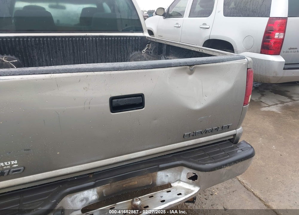 2002 CHEVROLET S-10 LS VIN: 1GCDT13WX2K196938